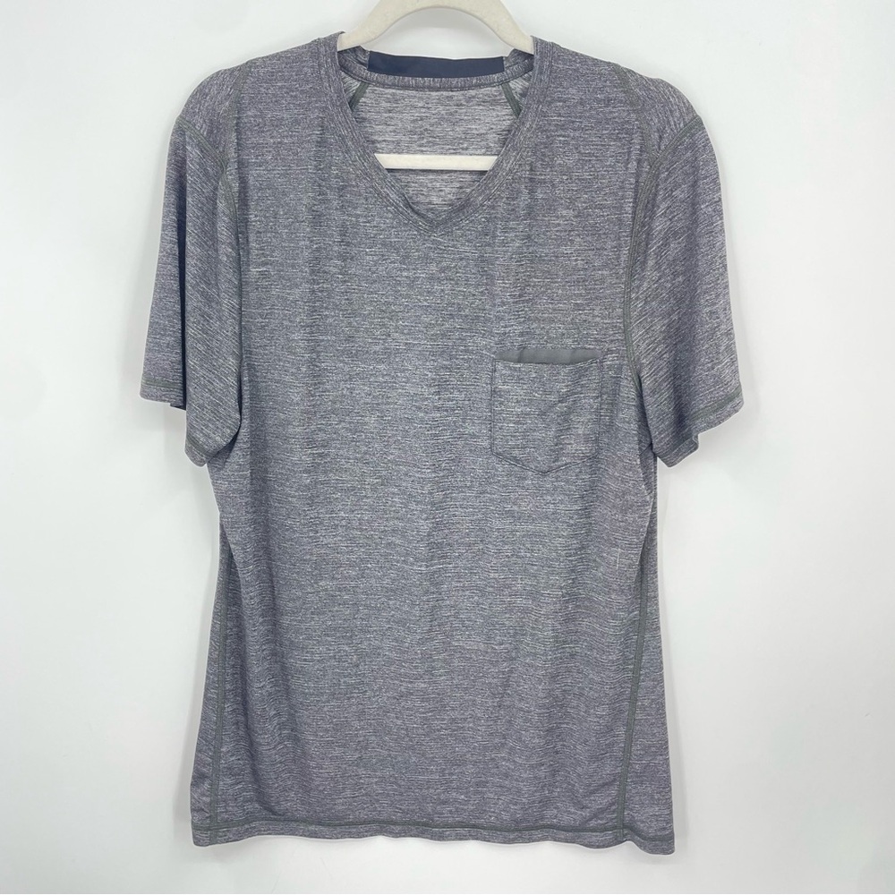 lululemon athletica Men's Short Sleeve Heather Grey V-Neck Pocket Tee